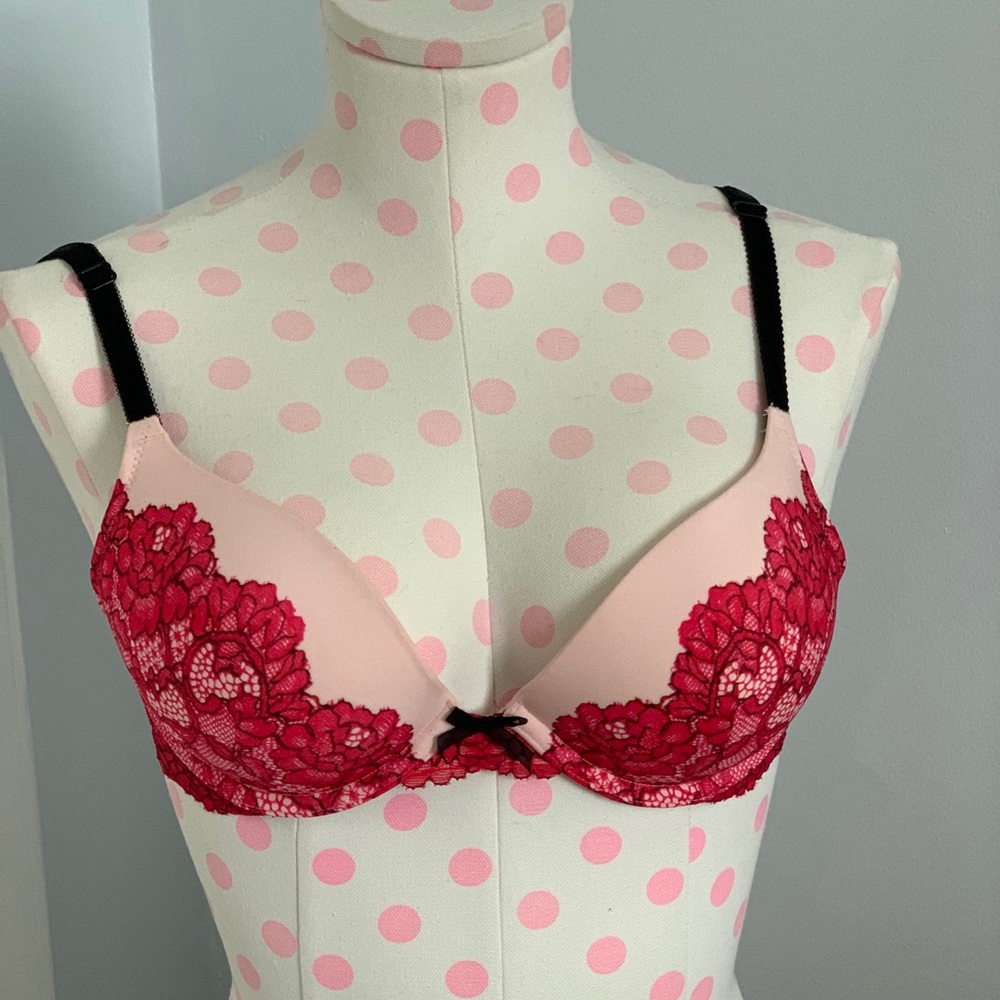 Victoria’s Secret padded bra 32c